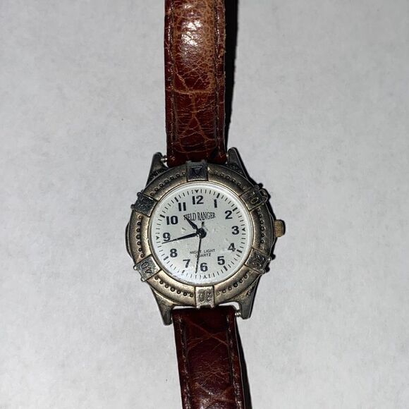 Field Ranger Women's Round Night Light Quartz Leather Brown Wrist Watch - Picture 3 of 9